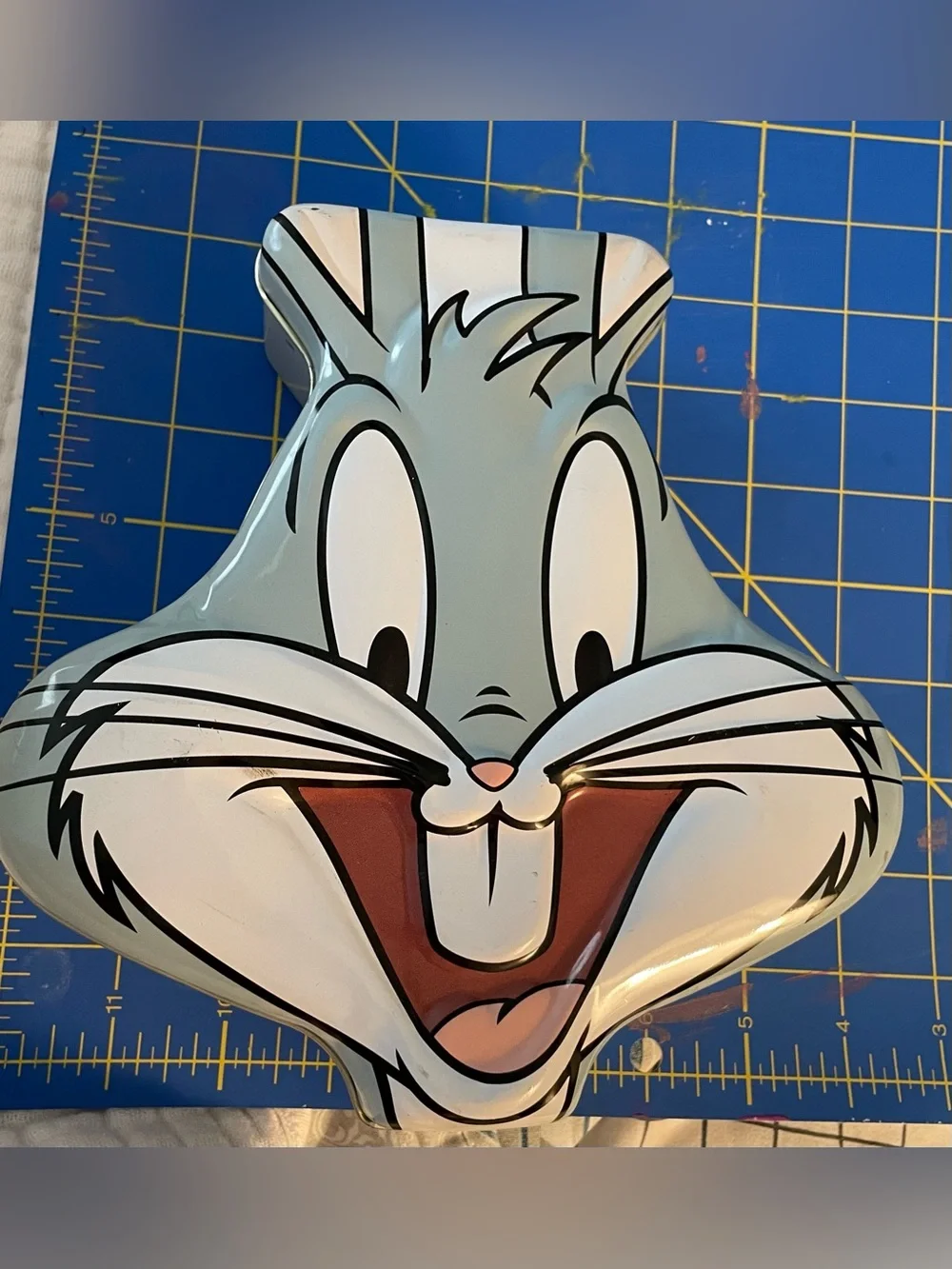 1998 Warner Bros. Bugs Bunny Head Shaped Tin